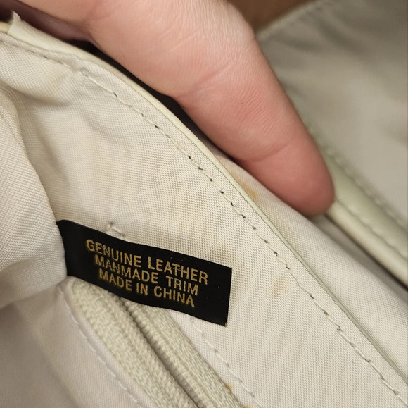 VINTAGE Genuine leather Fold over crossbody bag In Bone. - Picture 9 of 9